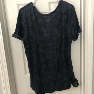 Lululemon T-shirt